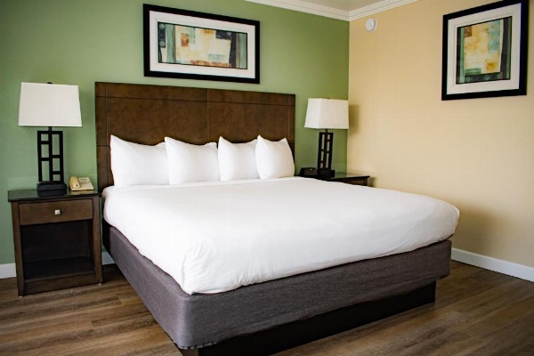 Travelodge by Wyndham Monterey Bay image 9