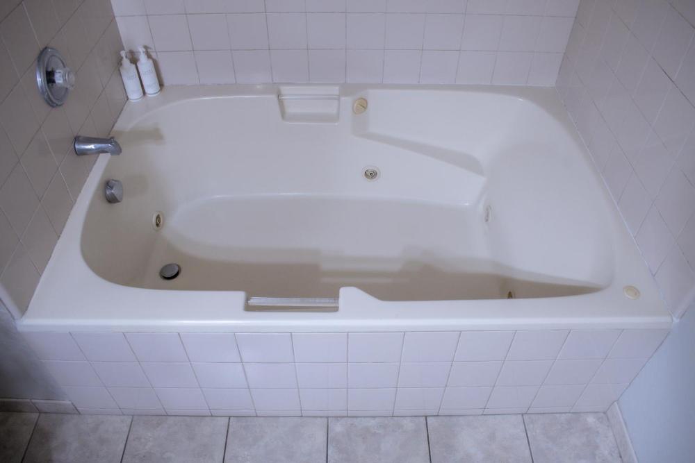 Room image 4