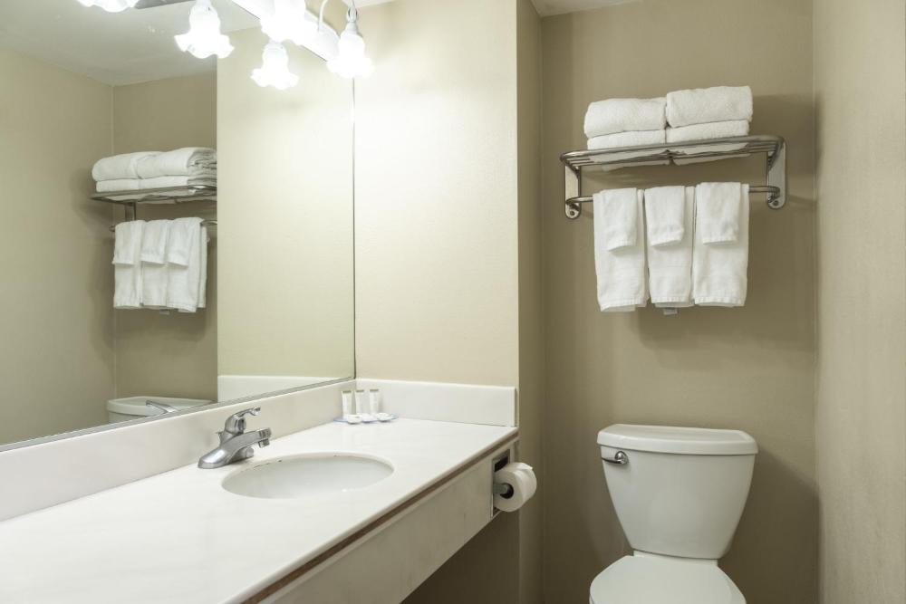 Room image 4