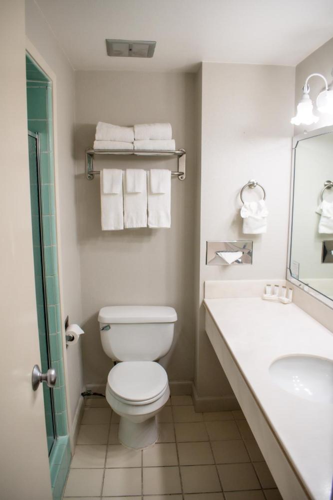 Room image 4